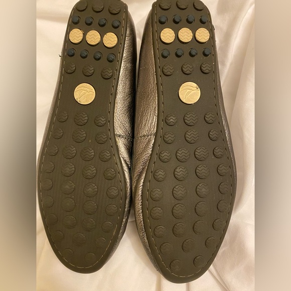 Metallic Sperry loafer. Size 6.5. - Picture 5 of 8